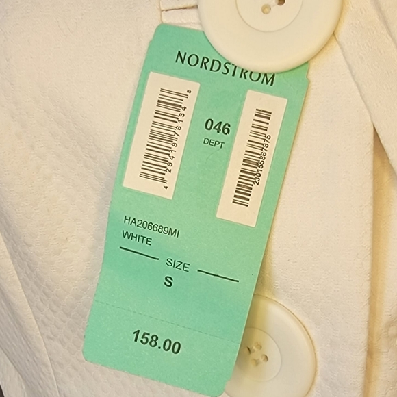 White Blazer - Picture 6 of 6